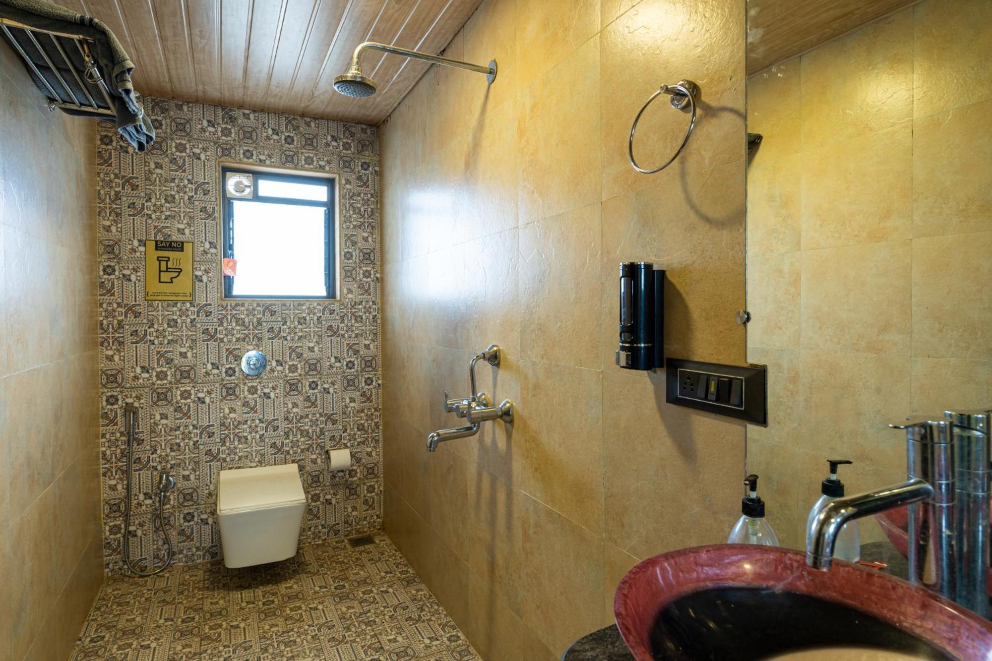 The Hosteller Kasol, Riverside Habitación foto